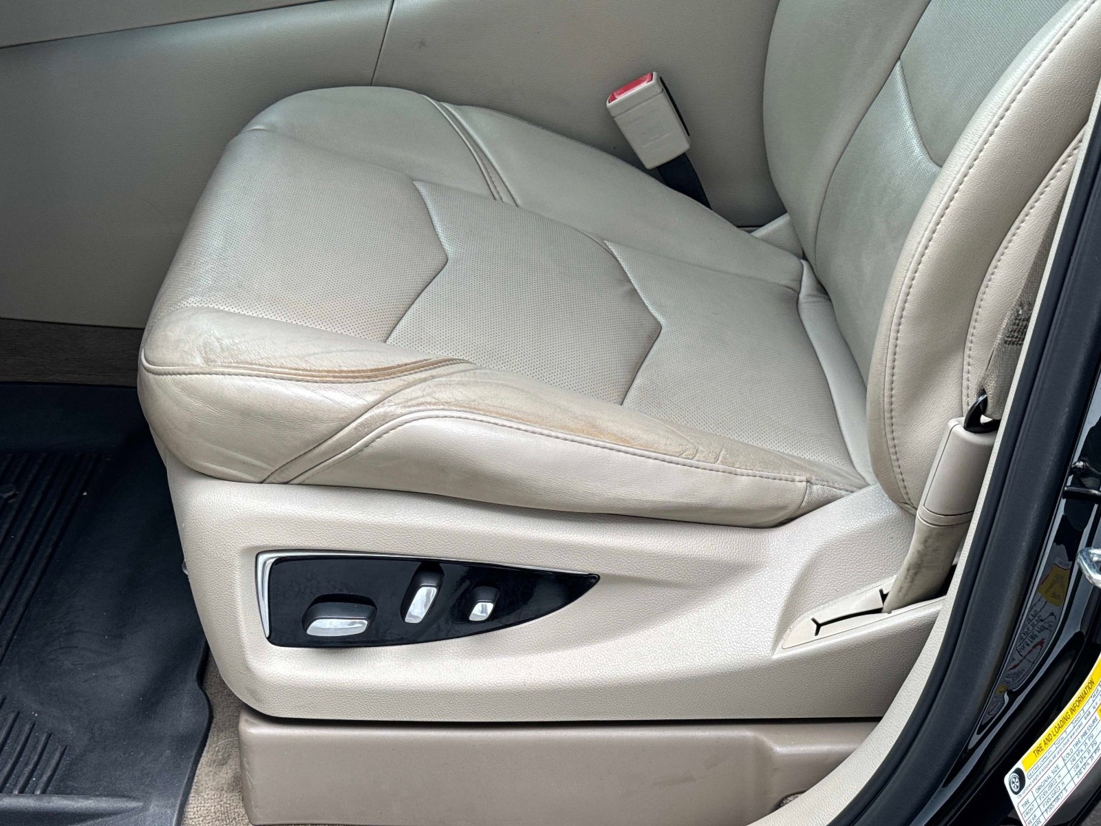 Used 2018 Cadillac Escalade Premium Luxury w/ LPO, Radiant Package RWD image 23