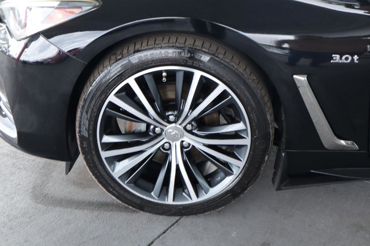 Used 2019 INFINITI Q60 3.0t Luxe w/ Essential Package image 12