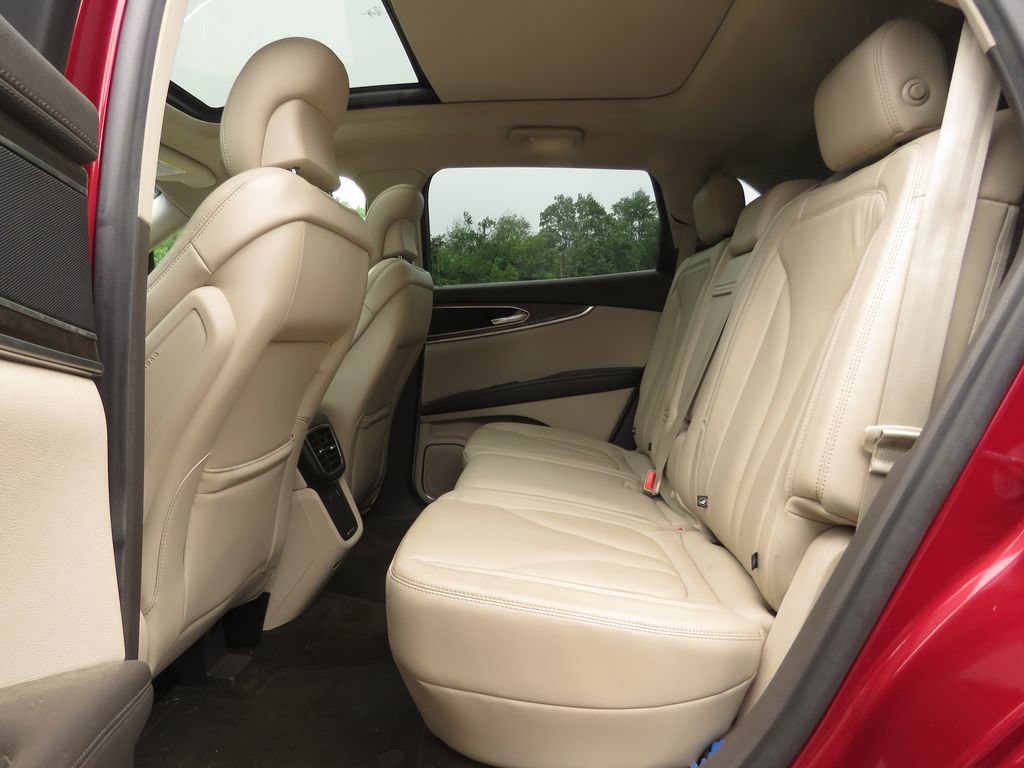 Used 2016 Lincoln MKX Reserve w/ Driver Assistance Package AWD/4WD image 20