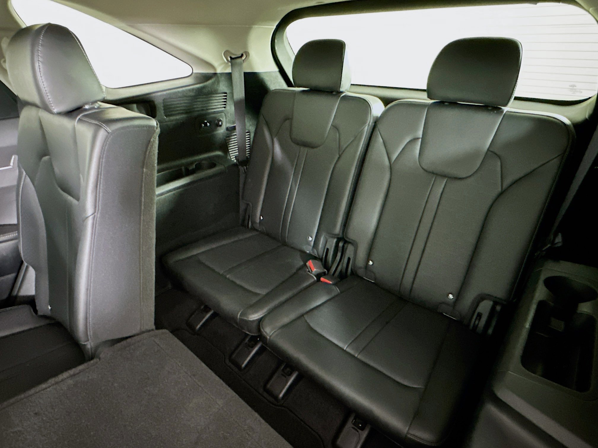 Used 2024 Kia Sorento S image 28