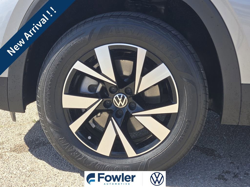 Used 2022 Volkswagen Atlas Cross Sport SE image 14
