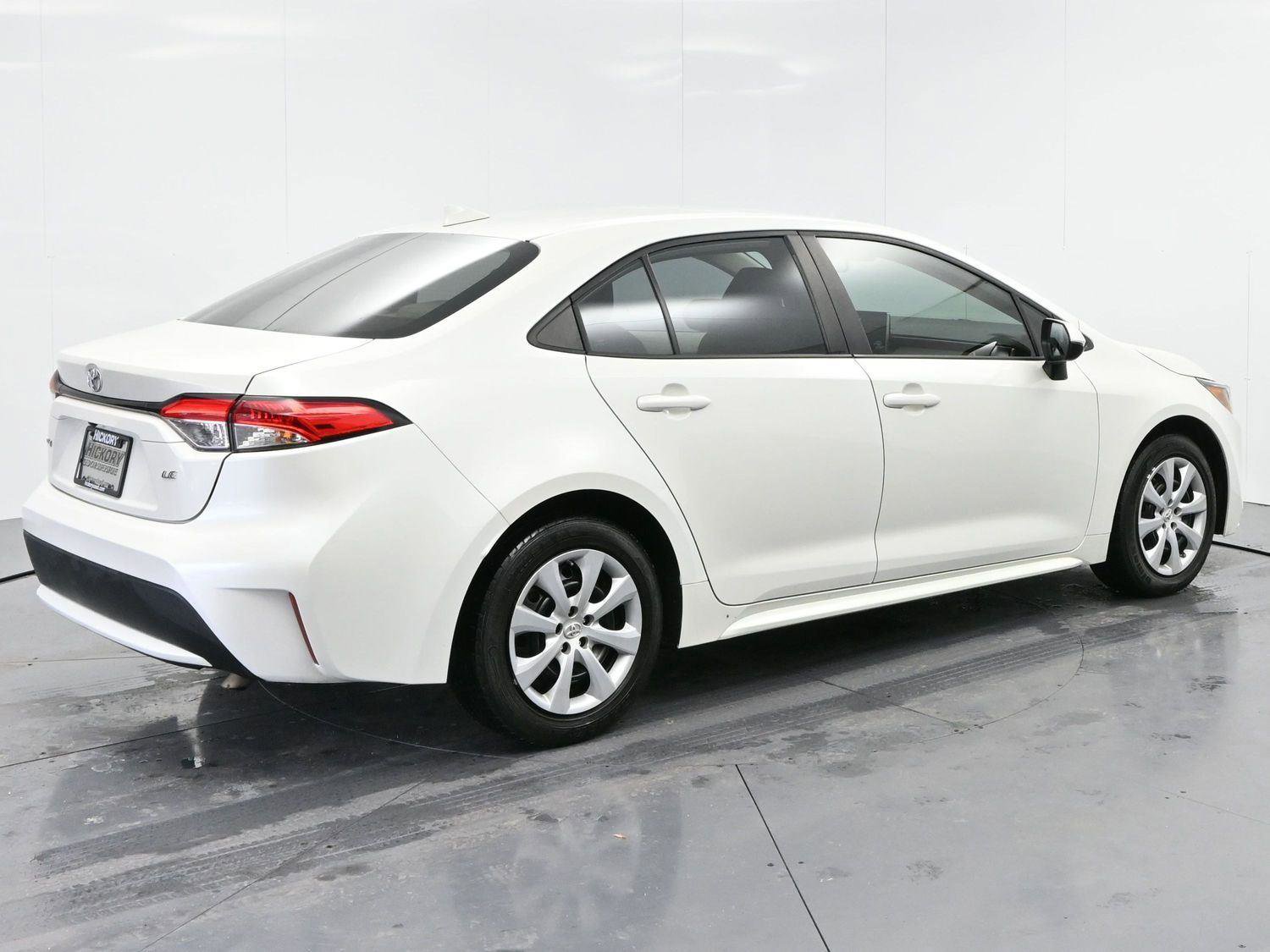 Used 2021 Toyota Corolla LE image 7