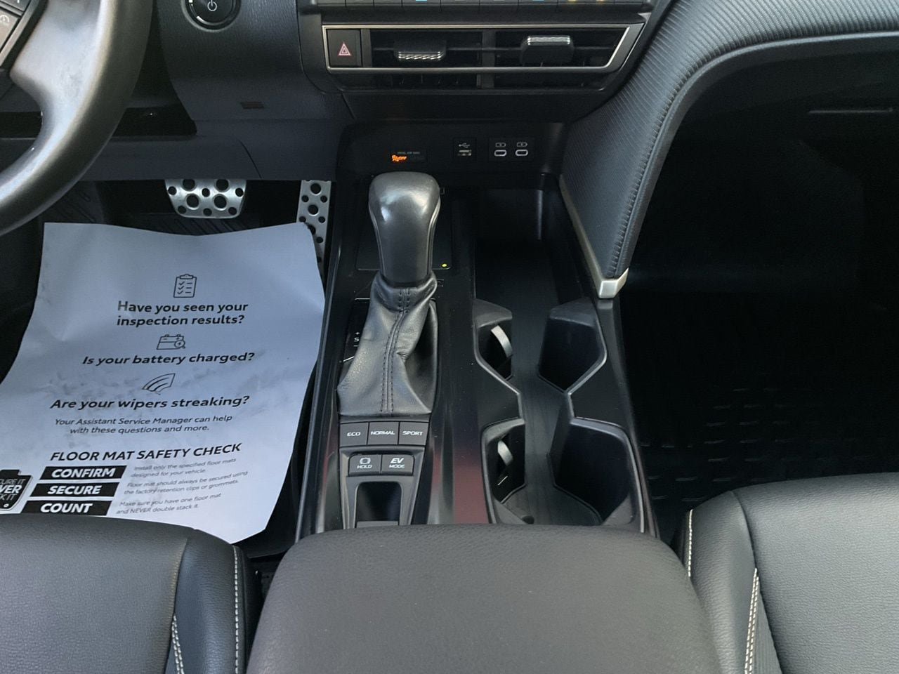 Used 2025 Toyota Camry SE FWD image 14