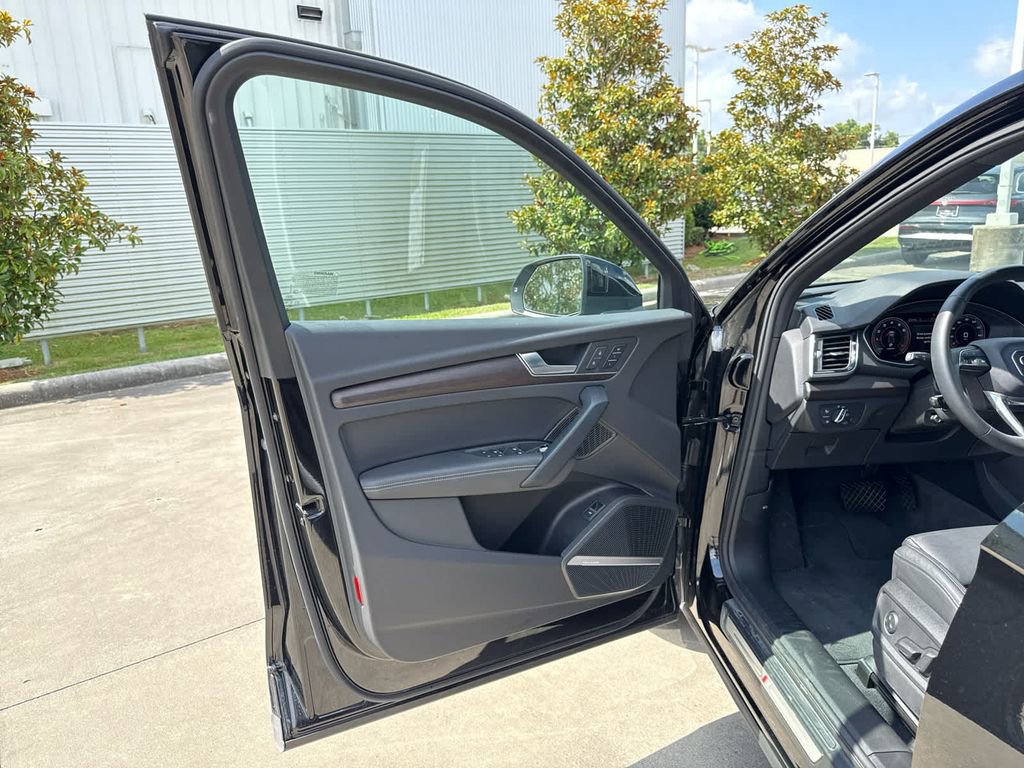 Used 2024 Audi Q5 2.0T Premium Plus w/ Premium Plus Package image 23