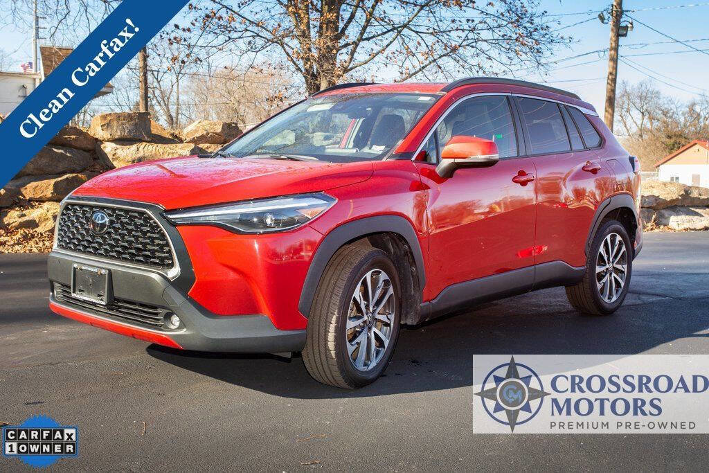Used 2022 Toyota Corolla Cross XLE w/ Convenience Package image 1