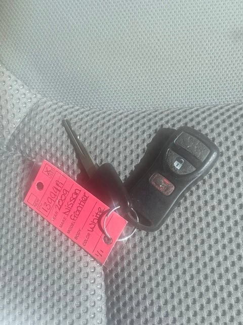 Used 2009 Nissan Frontier SE w/ SE Value Truck Pkg RWD image 27