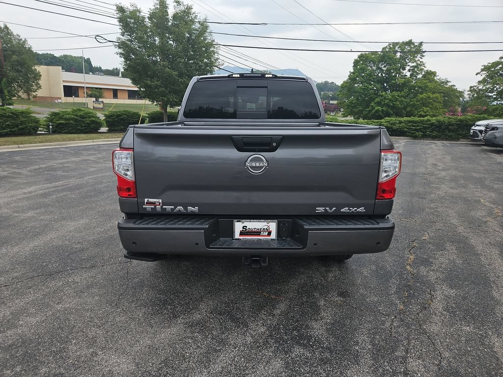 Used 2024 Nissan Titan SV w/ SV Convenience Package AWD/4WD image 4