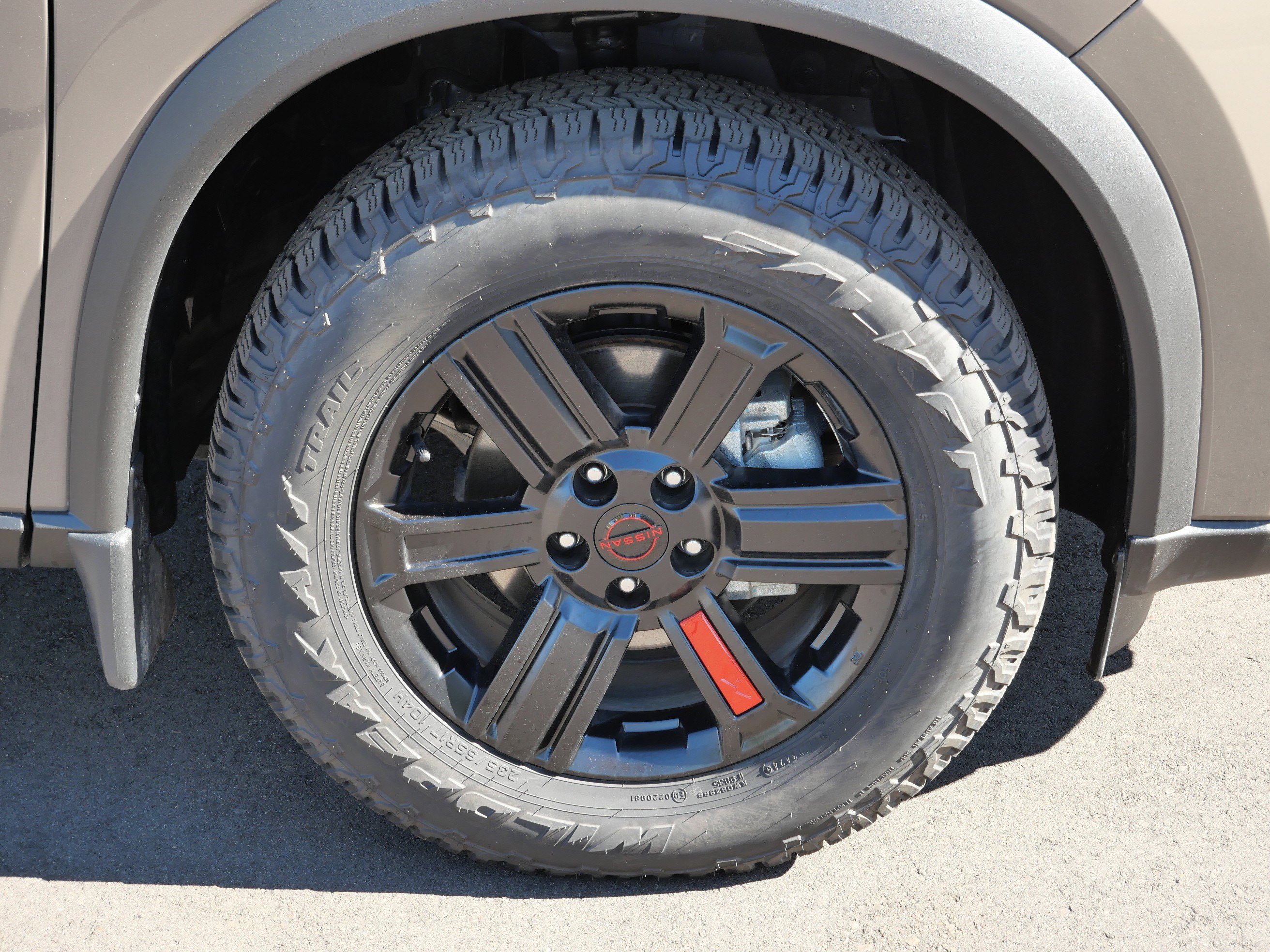 Used 2025 Nissan Rogue SV image 13