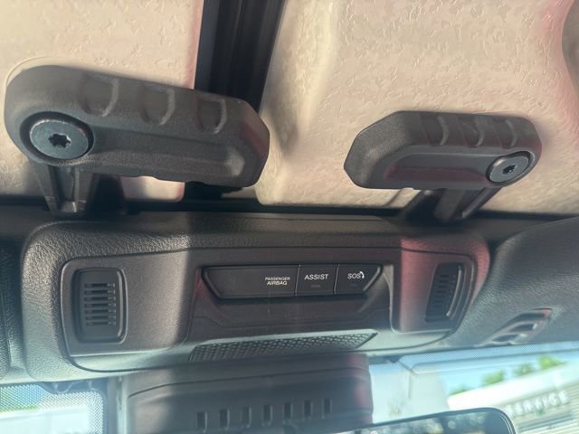 Used 2025 Jeep Gladiator Sport AWD/4WD image 26