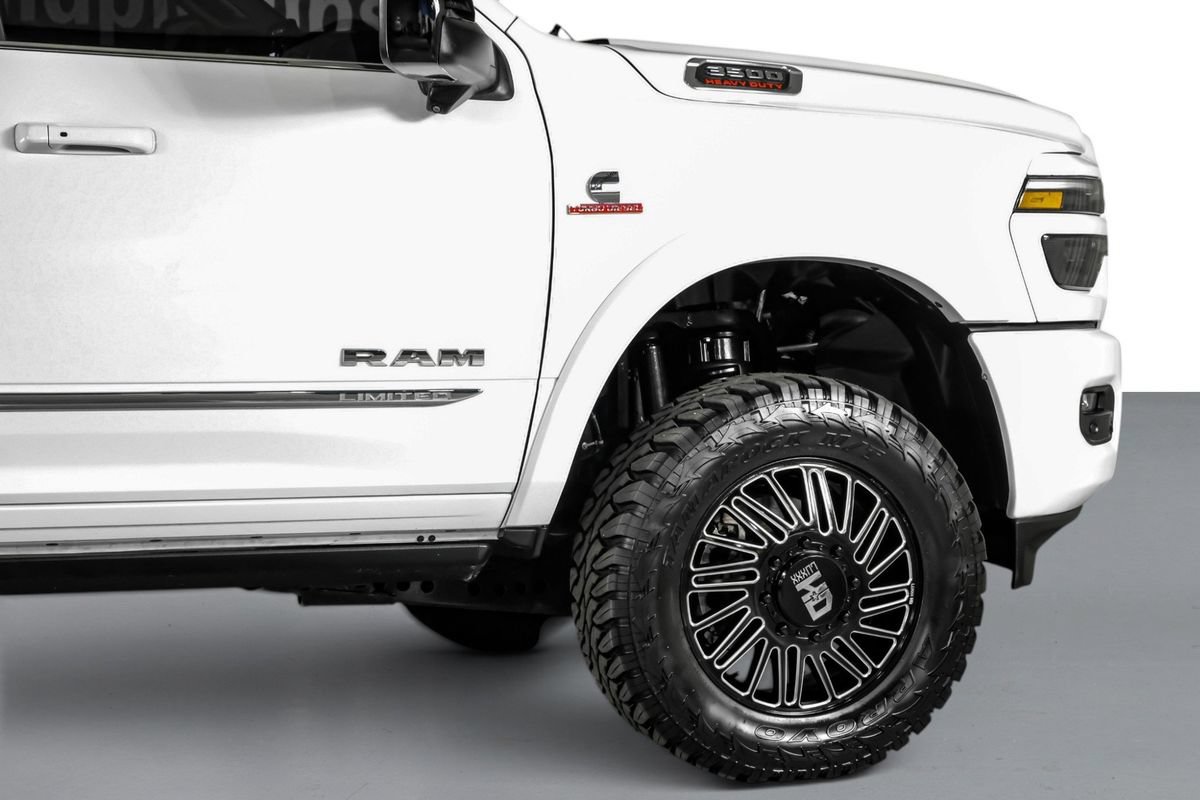 Used 2025 RAM 3500 Limited AWD/4WD image 8