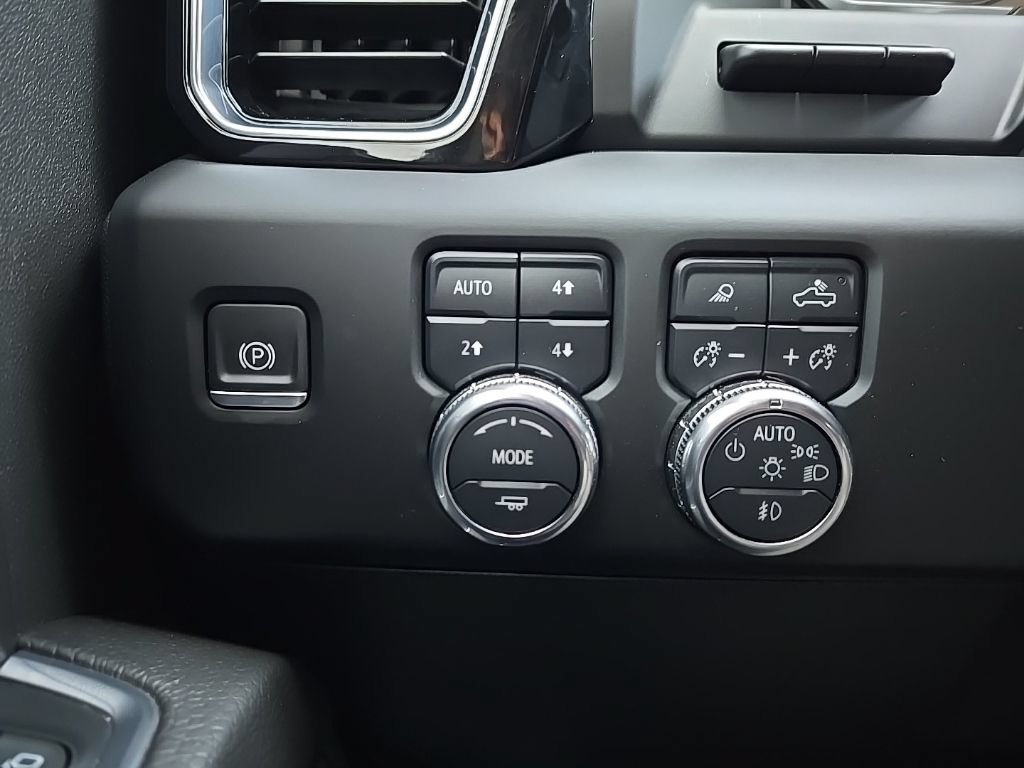 Used 2024 GMC Sierra 2500 Denali w/ Denali Reserve Package AWD/4WD image 27