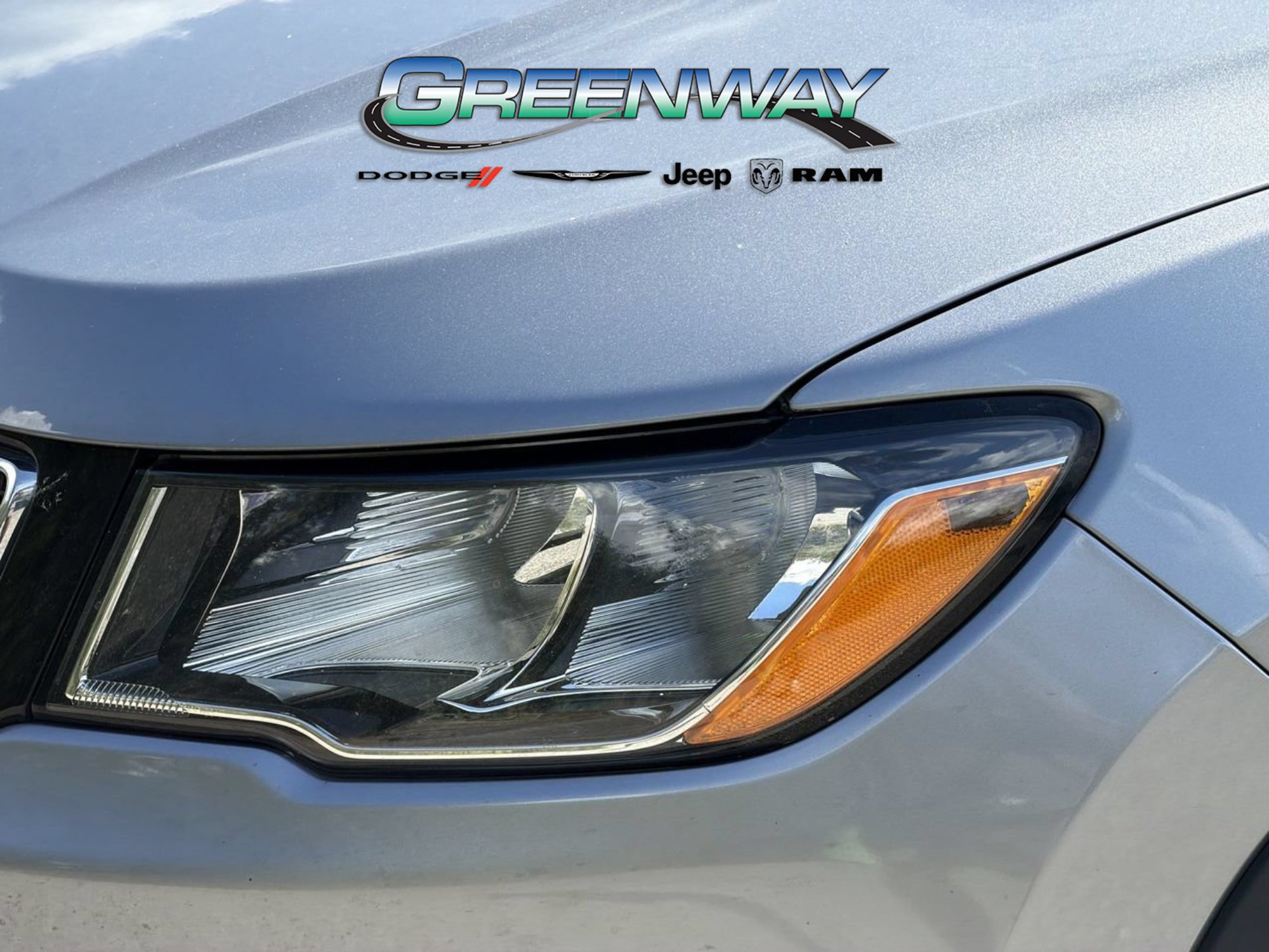 Used 2018 Jeep Compass Latitude FWD image 6