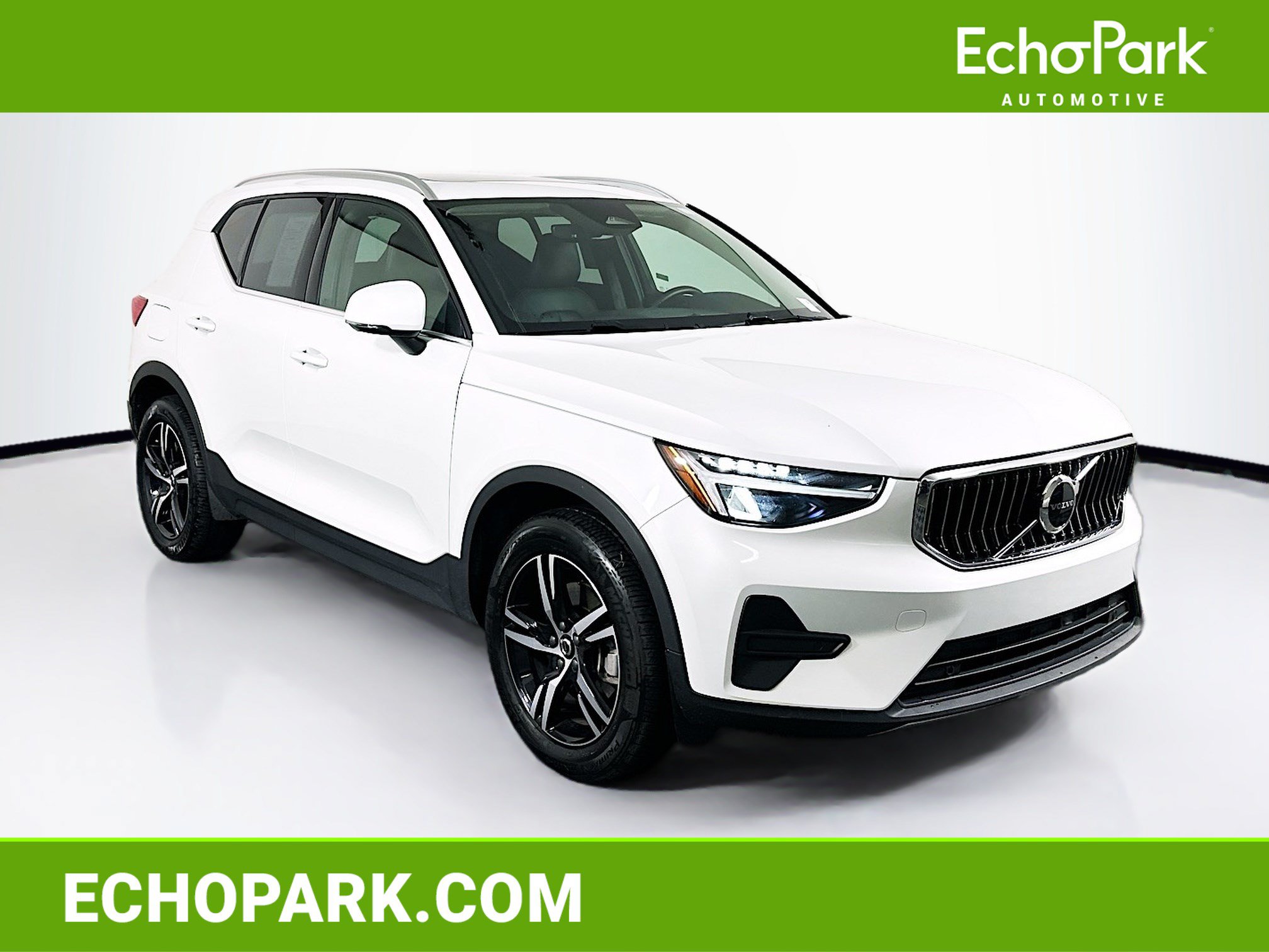 Used 2025 Volvo XC40 B5 Core