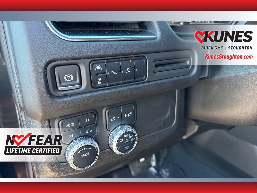 Used 2024 GMC Yukon SLE image 17