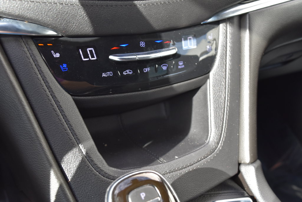 Used 2020 Cadillac XT5 Premium Luxury FWD image 17