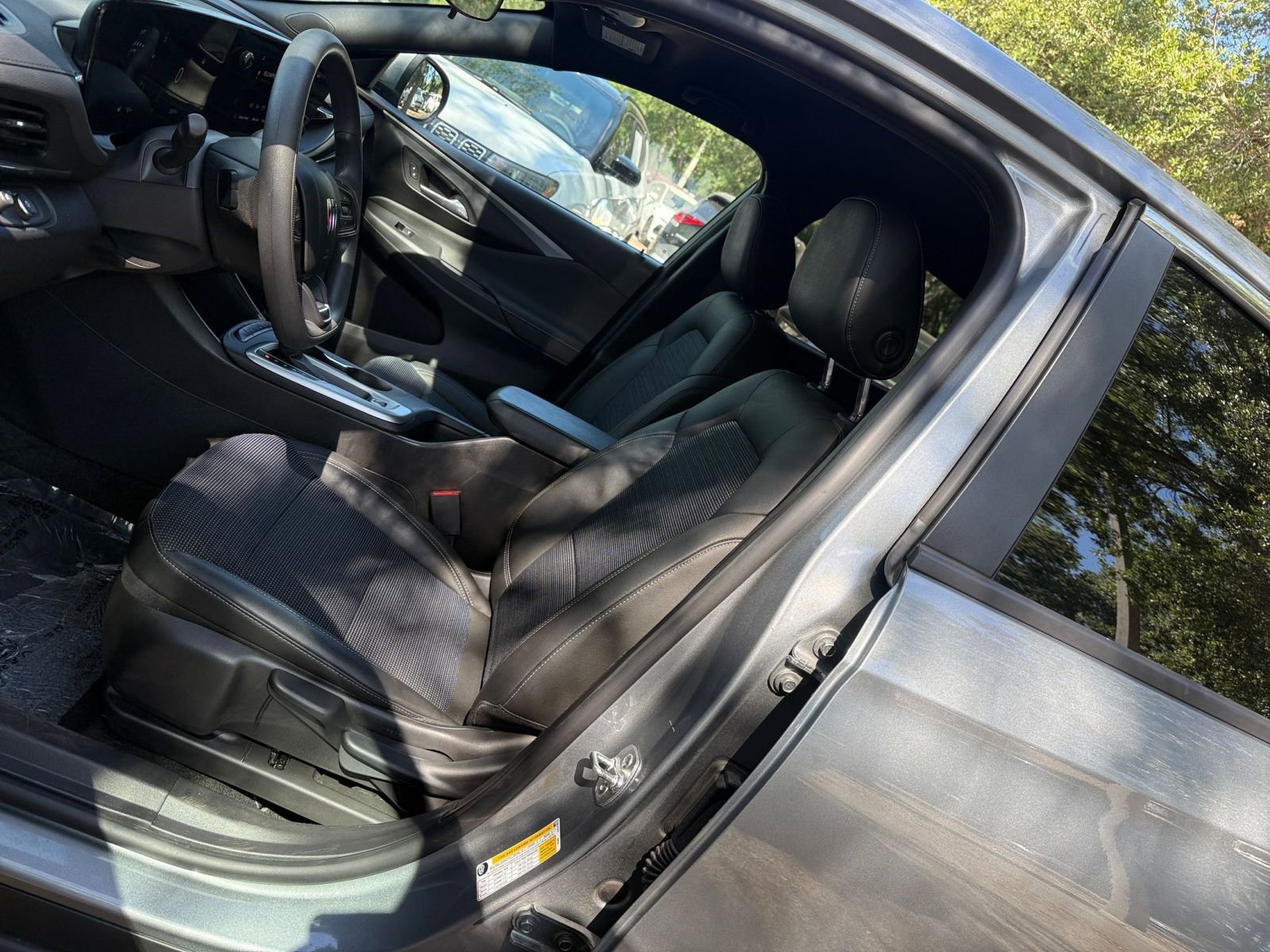 Used 2025 Buick Envista Preferred image 23