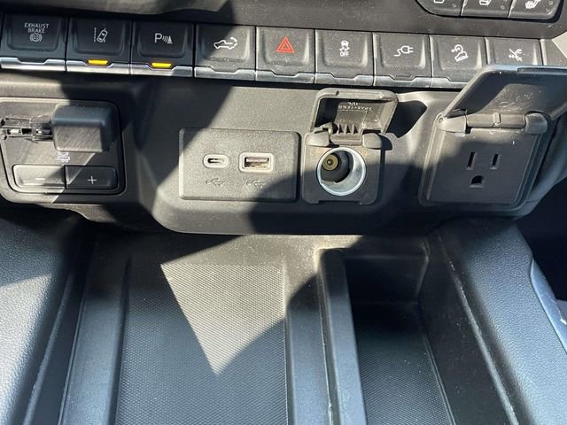 Used 2022 Chevrolet Silverado 2500 High Country w/ Safety Package II image 28