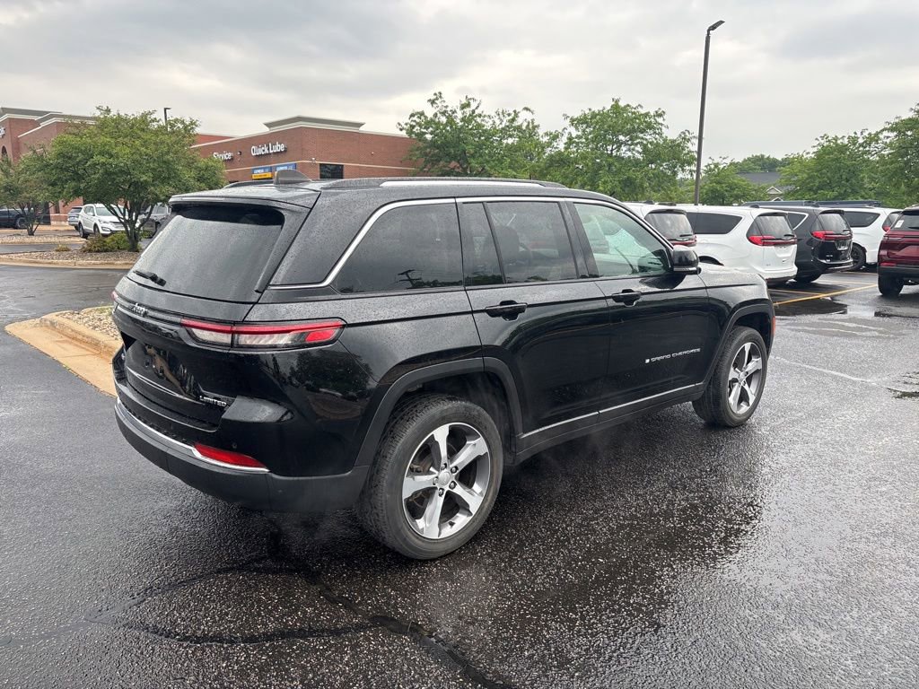 Used 2023 Jeep Grand Cherokee Limited AWD/4WD image 4