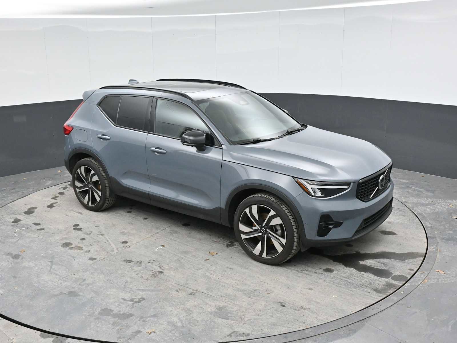 Used 2023 Volvo XC40 B5 Plus w/ Driver Assist Package image 18