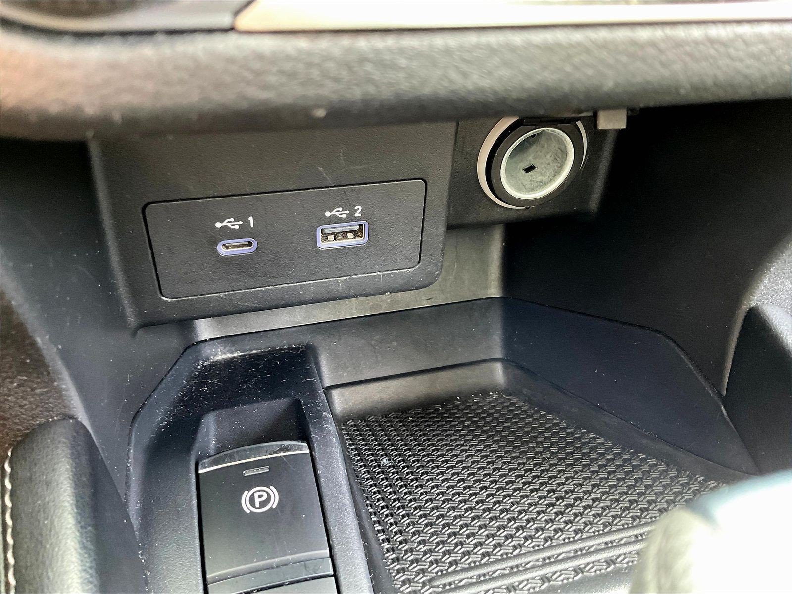 Used 2023 Nissan Kicks SV FWD image 16