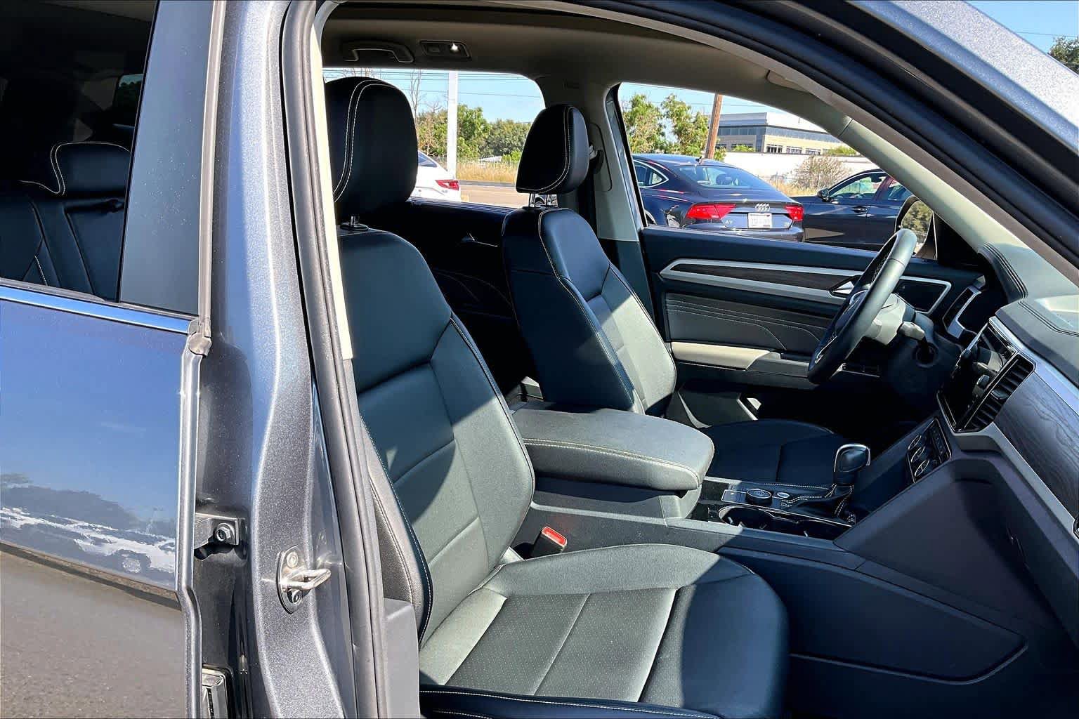 Used 2023 Volkswagen Atlas SE w/ Panoramic Sunroof Package AWD/4WD image 8