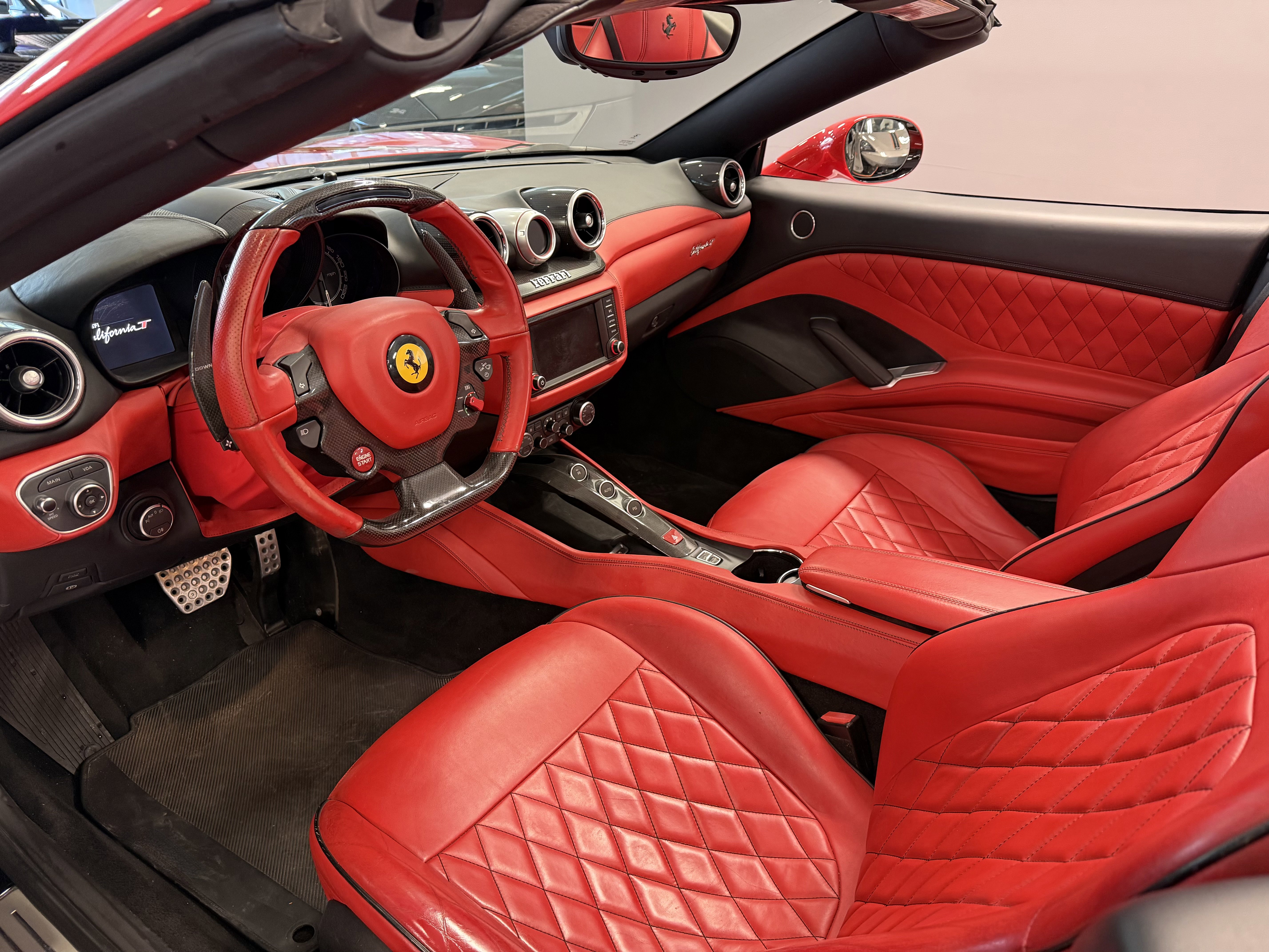 Used 2016 Ferrari California T image 7