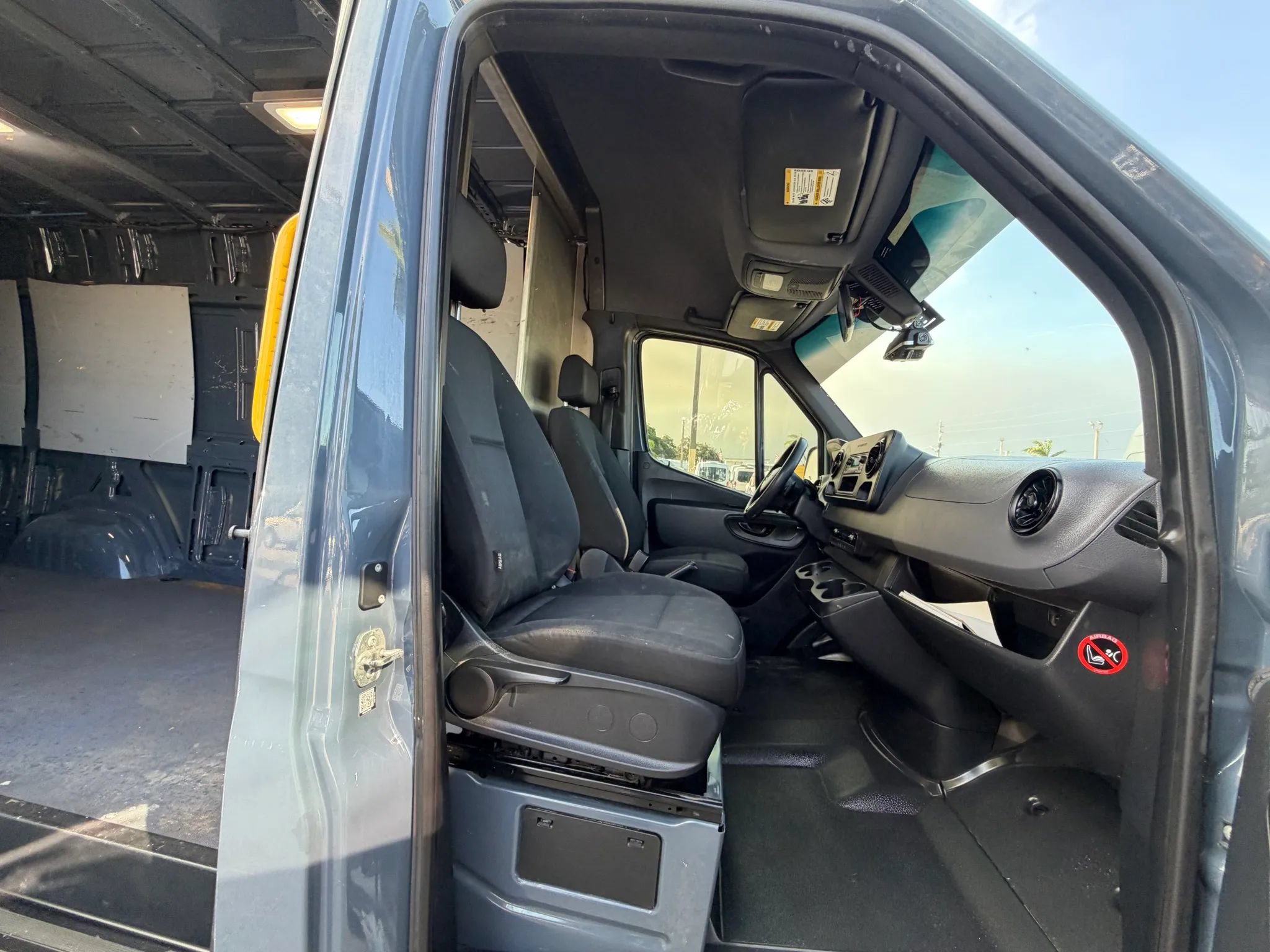 Used 2019 Mercedes-Benz Sprinter 170 image 17
