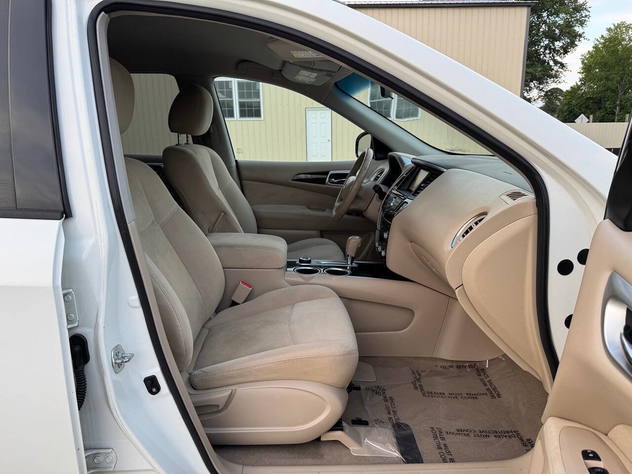 Used 2014 Nissan Pathfinder SV image 18