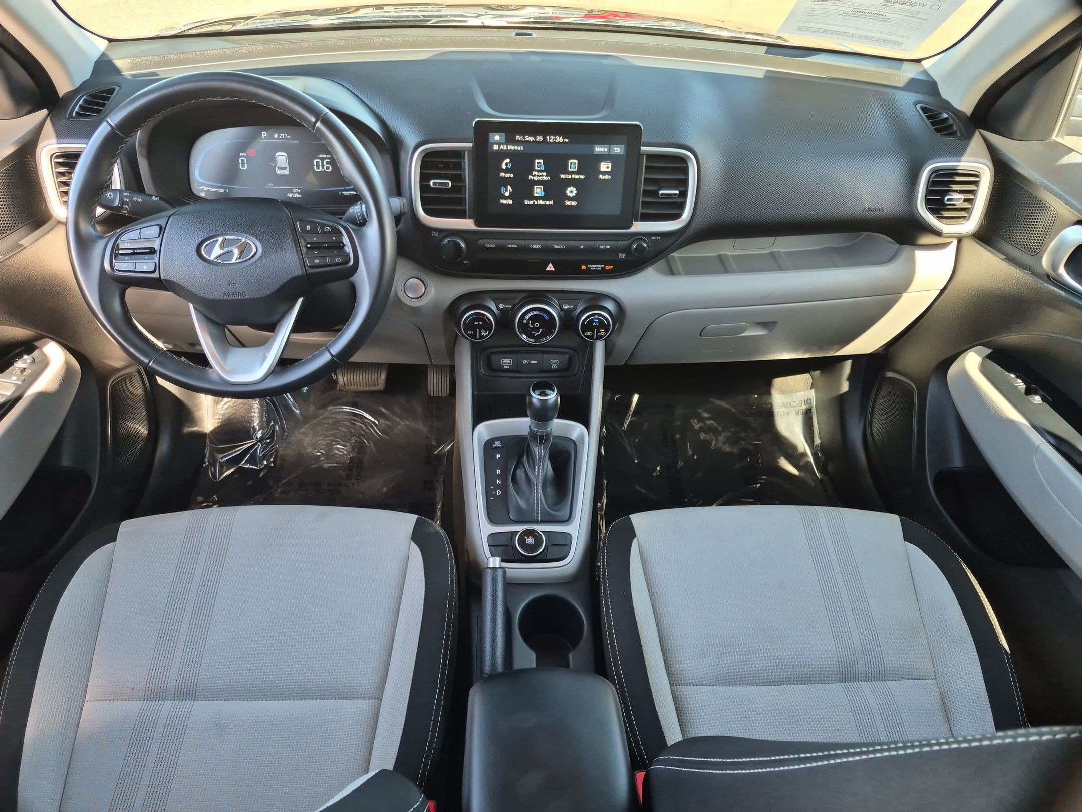 Used 2025 Hyundai Venue SEL FWD image 22