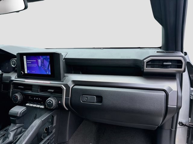 Used 2025 Toyota 4Runner SR5 AWD/4WD image 29