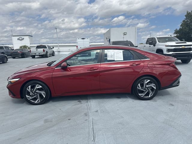Used 2025 Hyundai Elantra SEL FWD image 14
