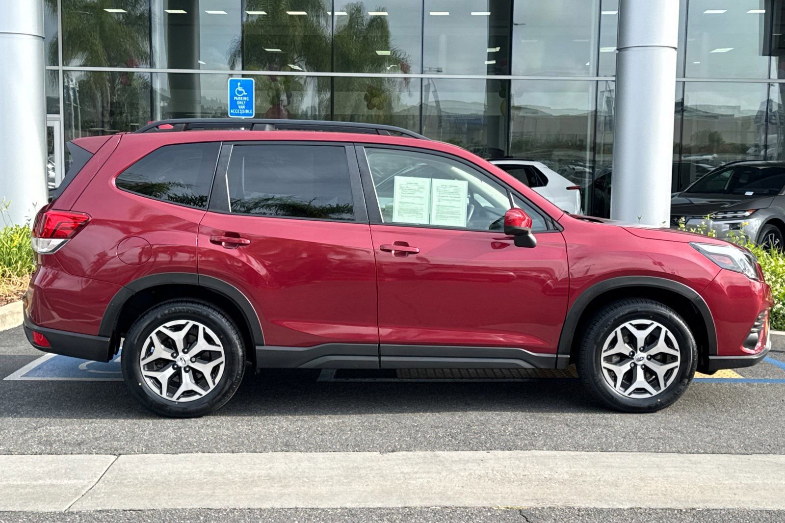 Certified 2023 Subaru Forester Premium AWD/4WD image 3