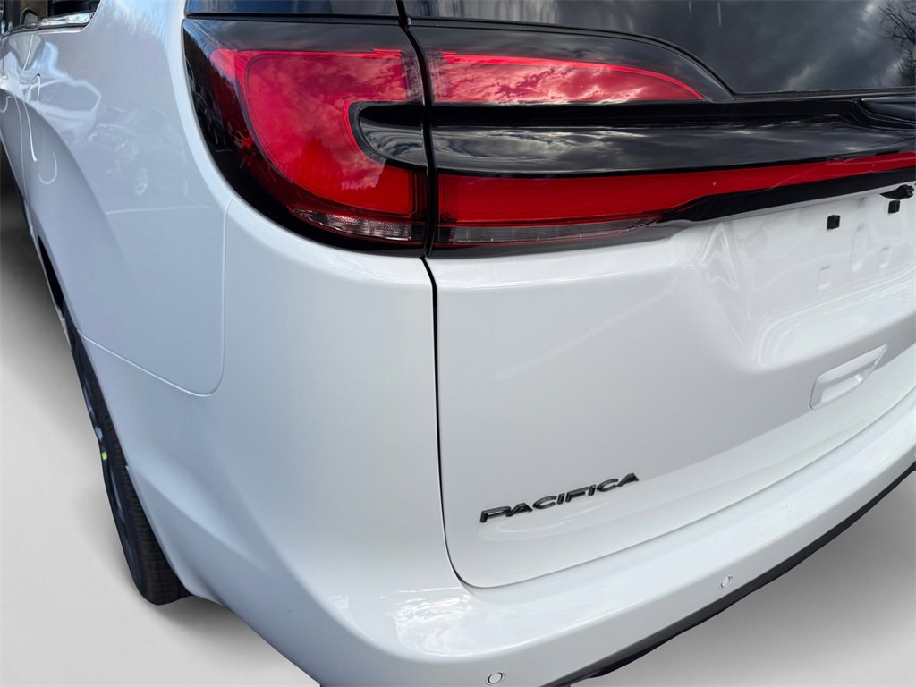 New 2026 Chrysler Pacifica Select image 19