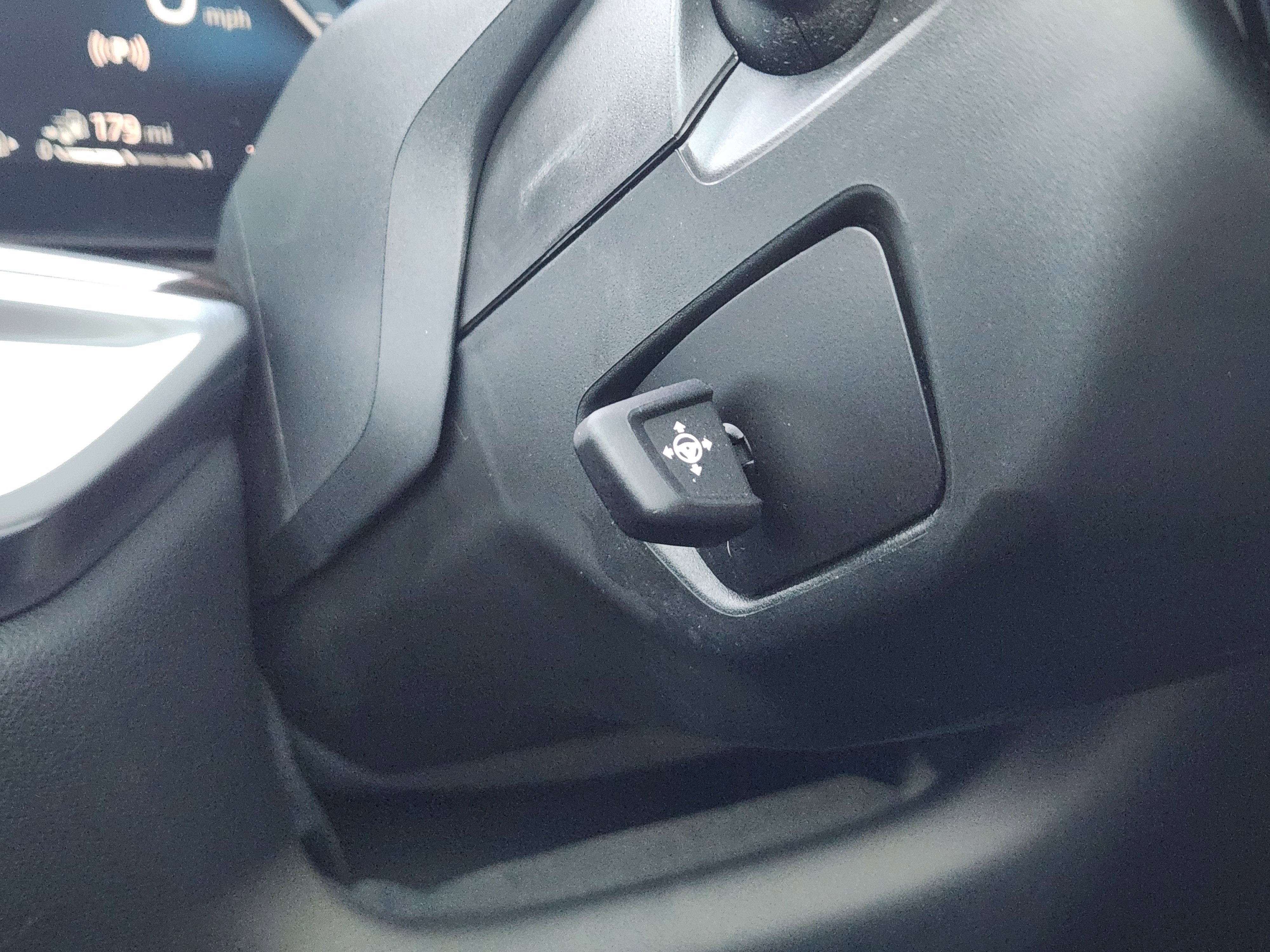 Used 2024 BMW X5 xDrive50e image 25