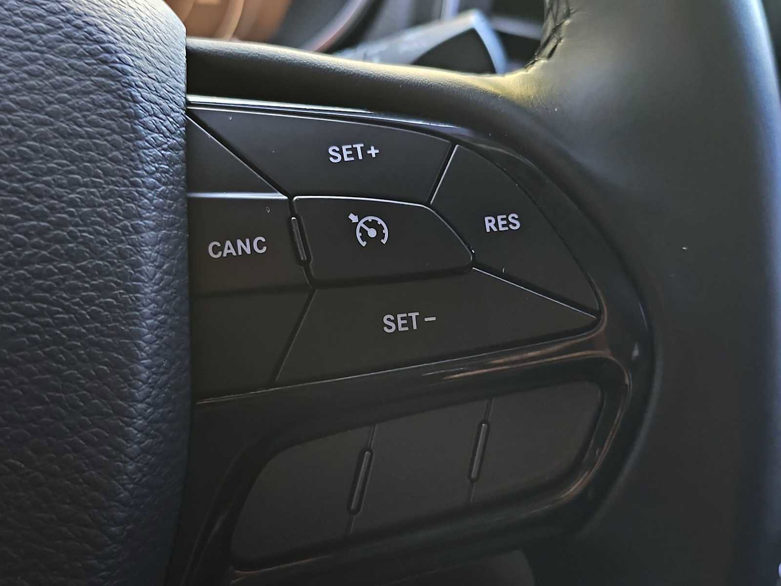 Used 2019 Jeep Cherokee Latitude Plus FWD image 29
