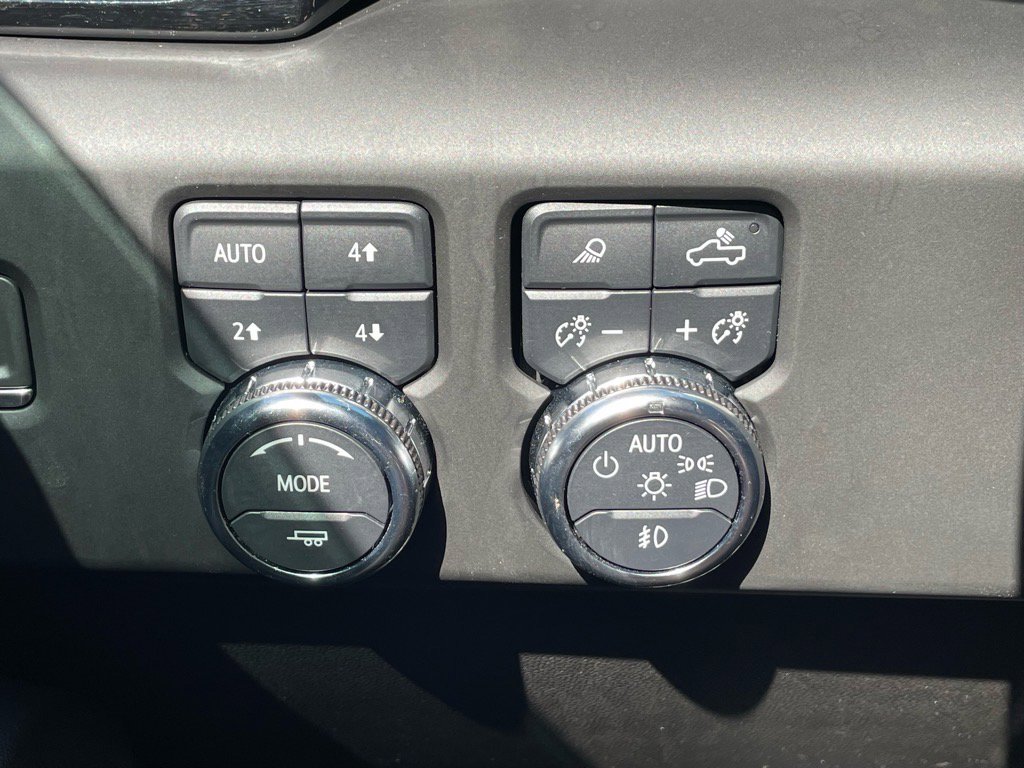 Used 2024 GMC Sierra 2500 AT4 image 14