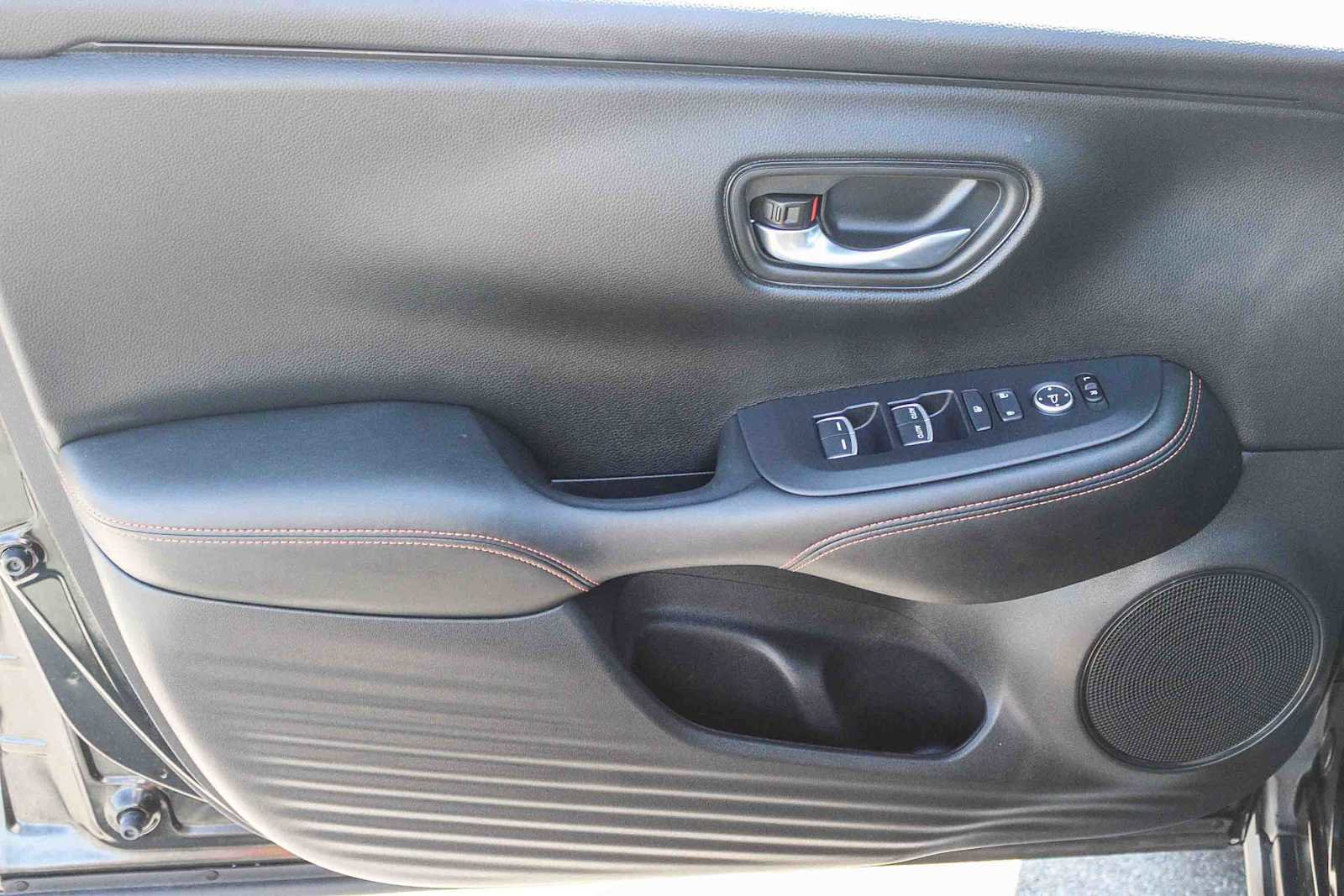 Certified 2025 Honda HR-V Sport image 19