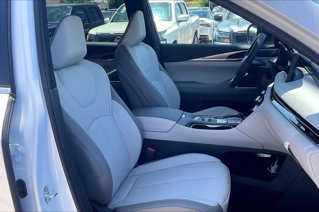 New 2027 INFINITI QX60 Luxe w/ Cargo Package FWD image 11