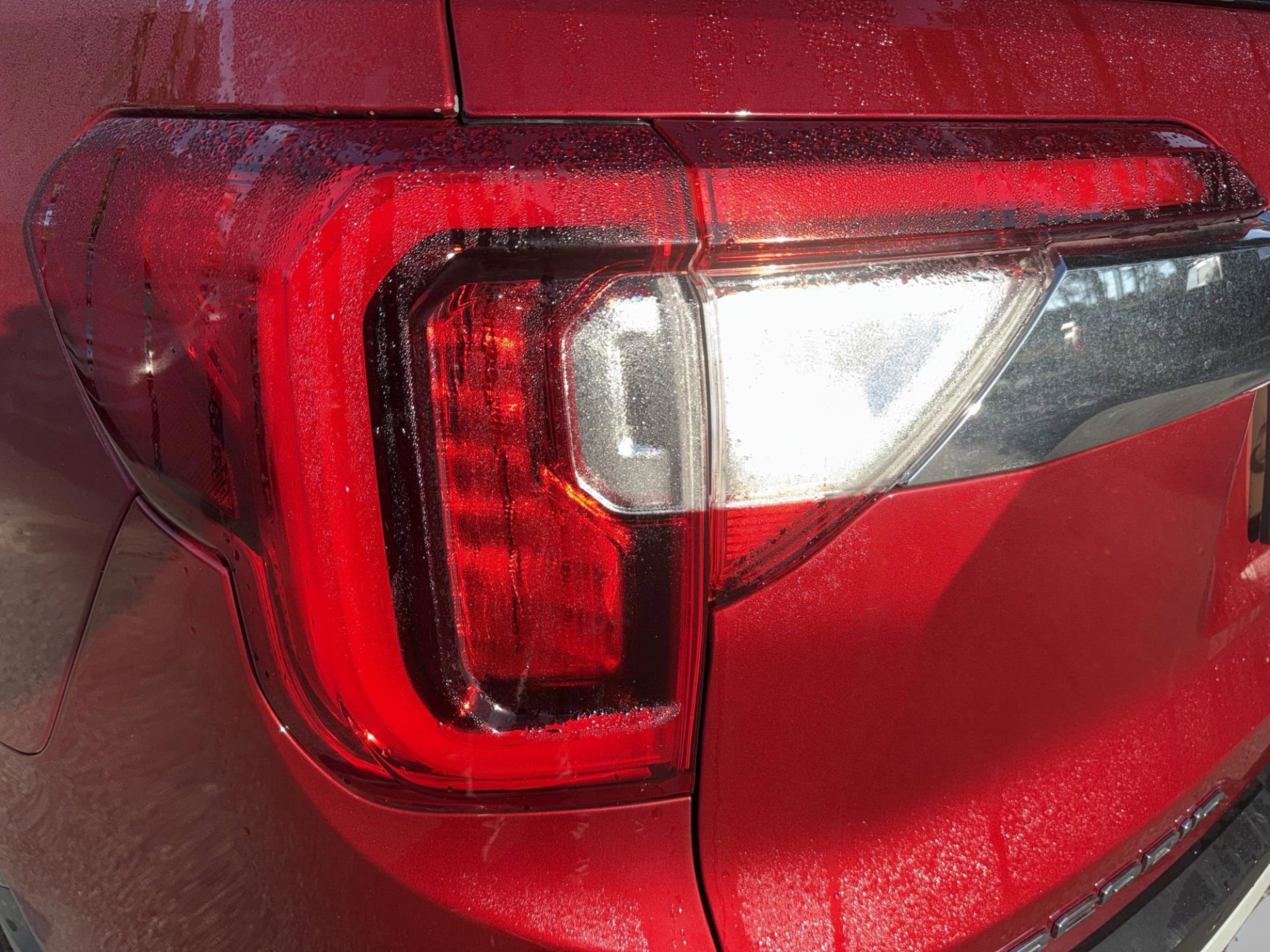 Used 2023 GMC Acadia SLE image 7