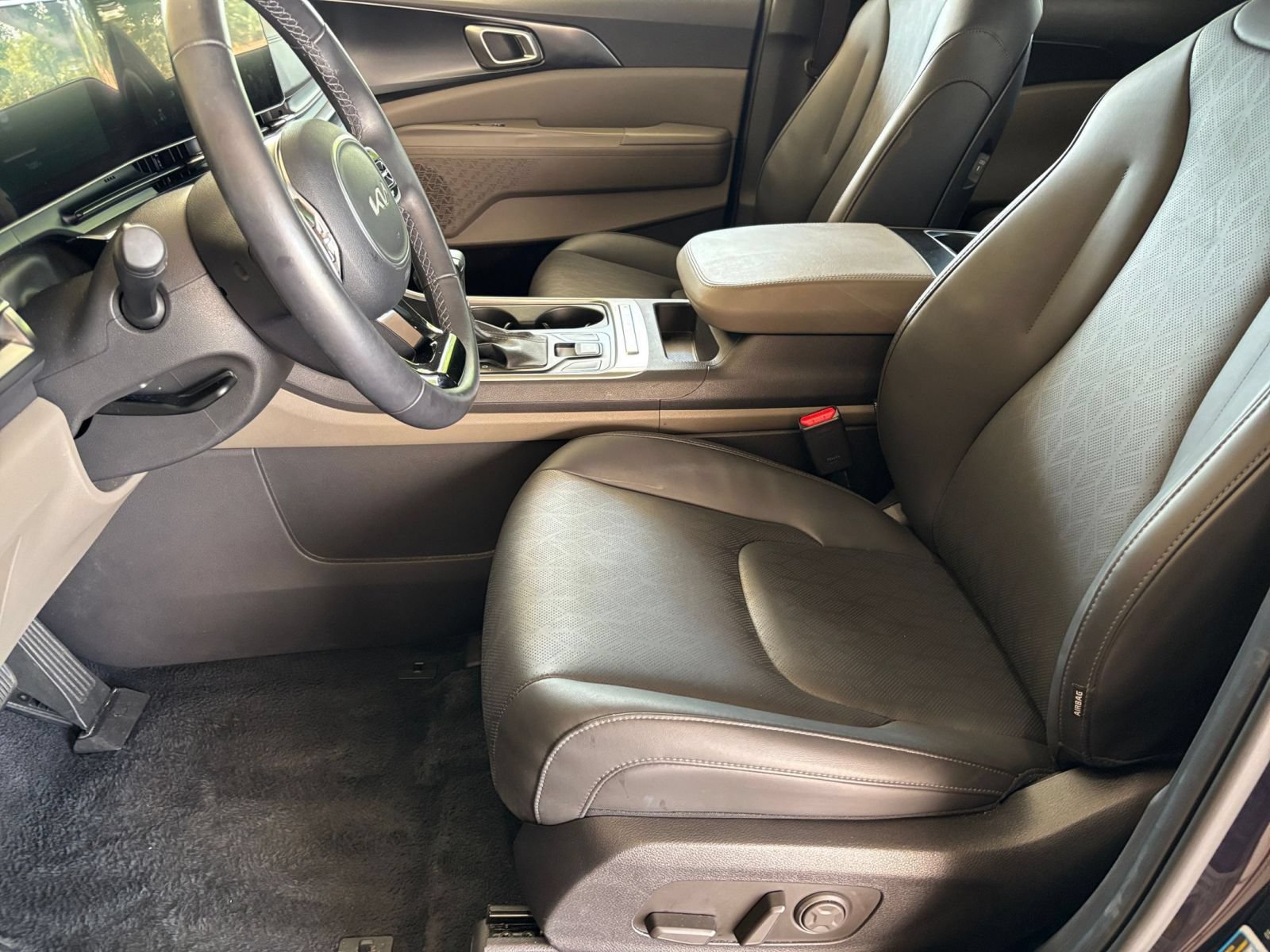 Used 2026 Kia Carnival FWD image 24