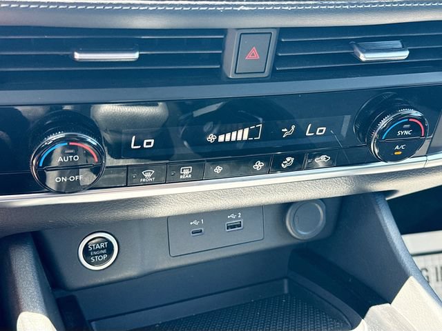 Used 2023 Nissan Rogue SV AWD/4WD image 21