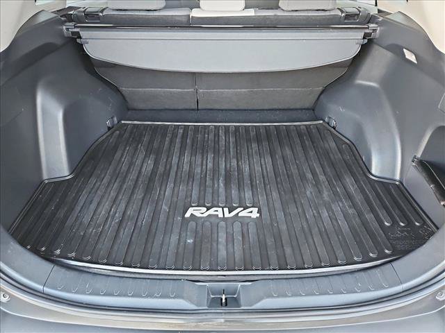 Used 2019 Toyota RAV4 XLE w/ Convenience Package AWD/4WD image 6
