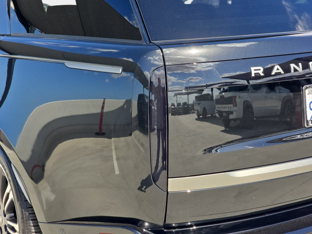 Certified 2025 Land Rover Range Rover SE AWD/4WD image 35