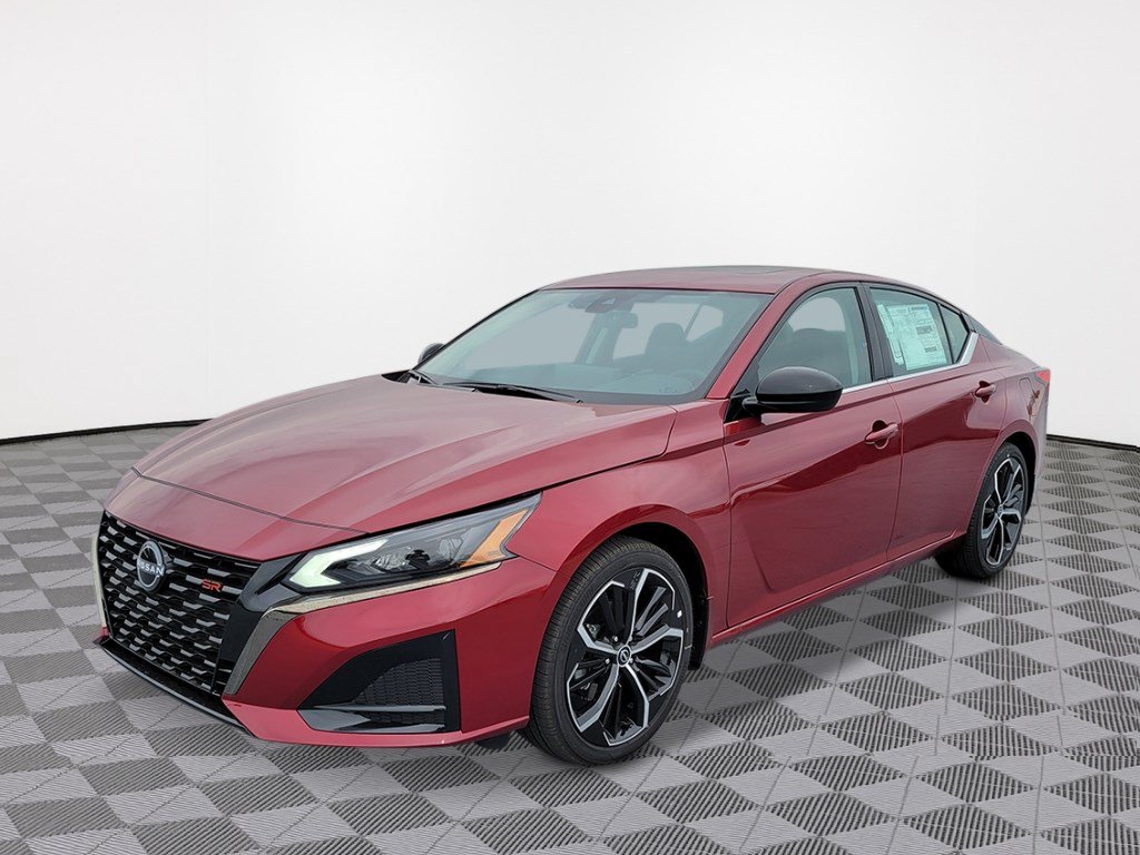 Certified 2025 Nissan Altima 2.5 SR w/ SR Premium Package FWD image 2
