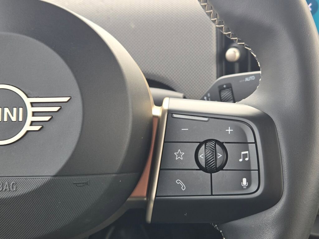 Used 2025 MINI Cooper S image 28