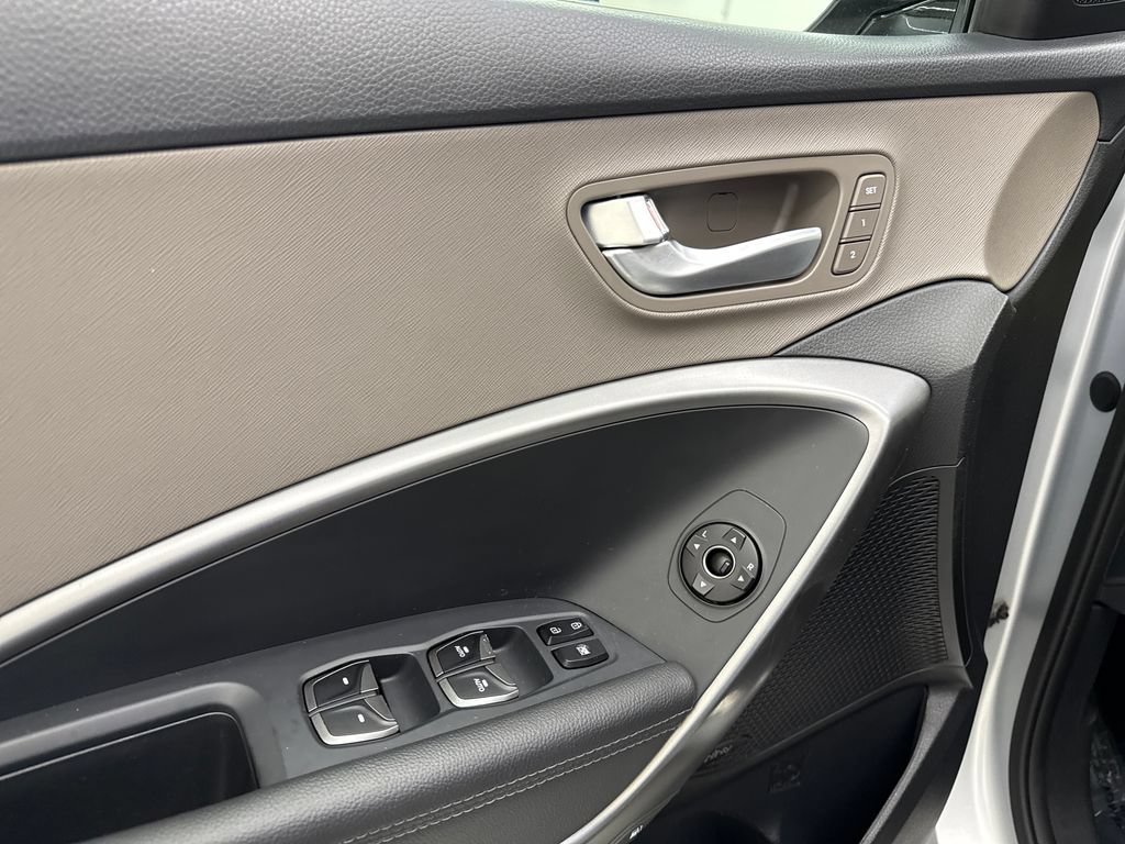 Used 2019 Hyundai Santa Fe XL AWD/4WD image 12