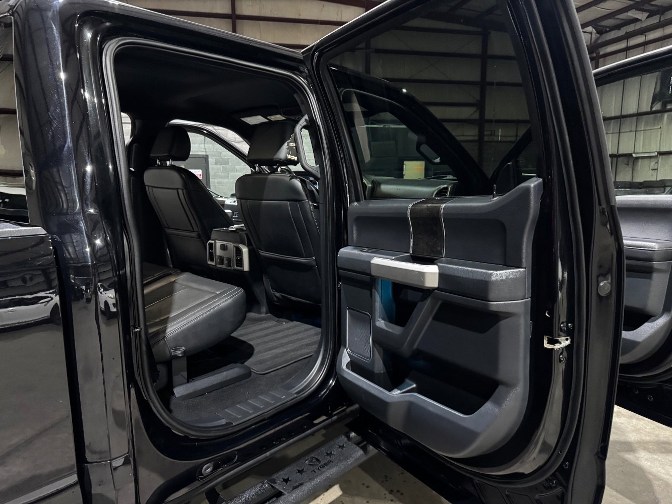 Used 2022 Ford F250 Lariat w/ Lariat Ultimate Package image 21