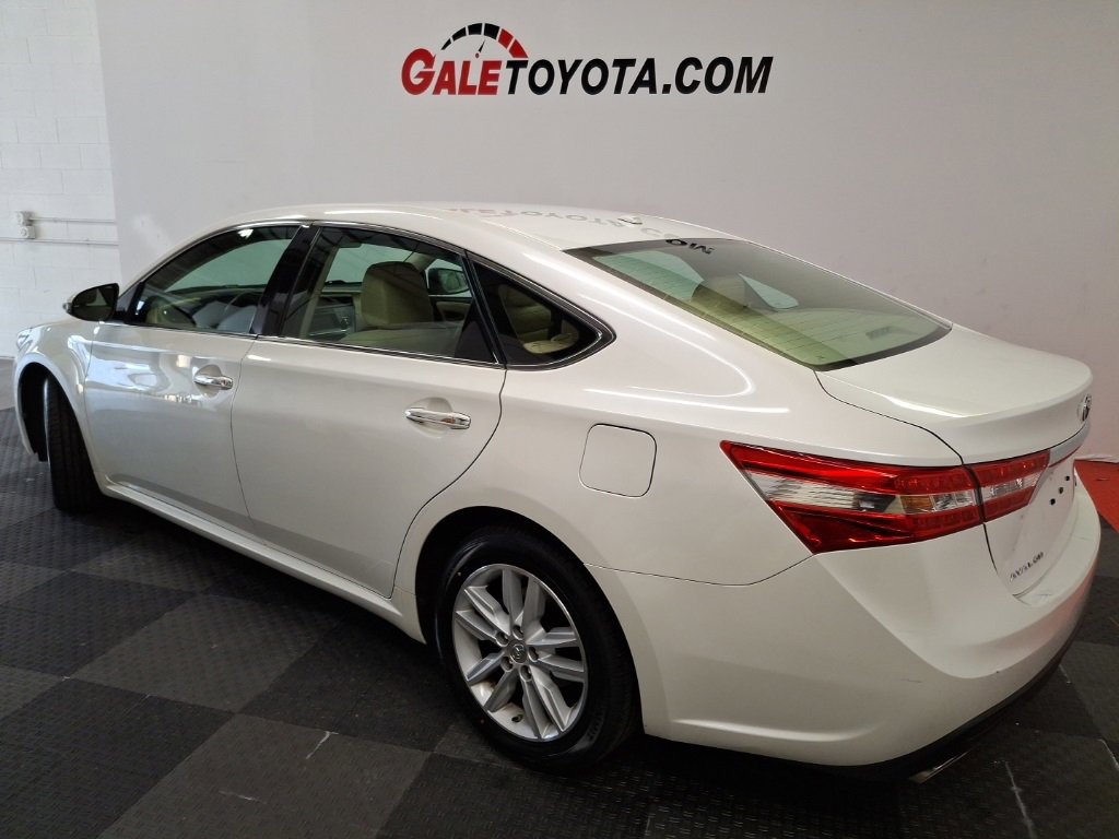 Used 2015 Toyota Avalon XLE image 8