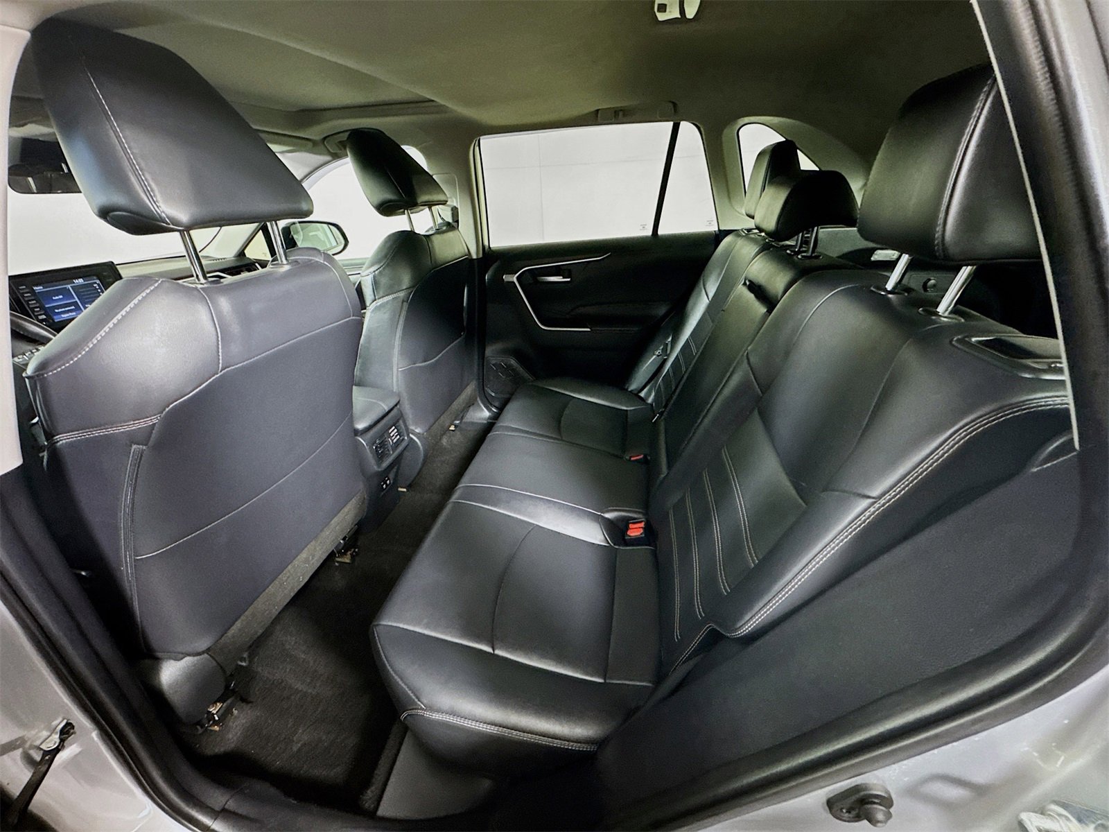 Used 2019 Toyota RAV4 XLE Premium image 22