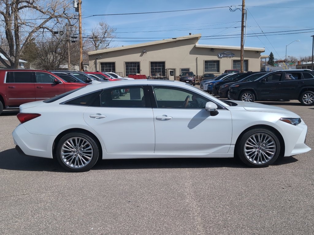 Used 2019 Toyota Avalon Limited w/ All Weather Liner Package FWD image 5